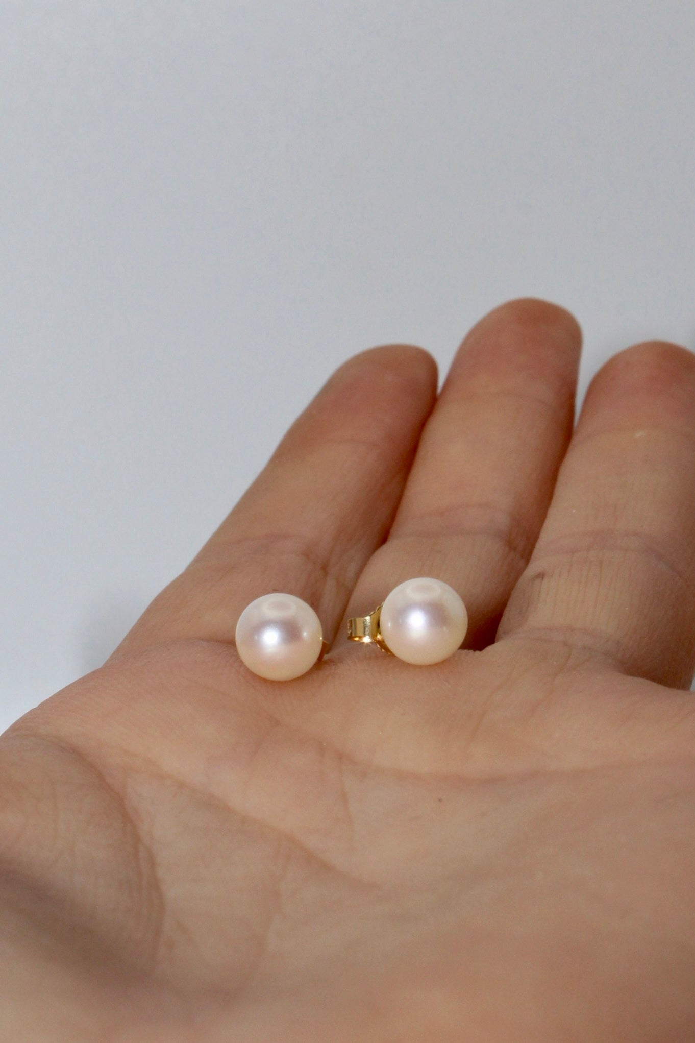 14K Yellow Gold Pearl Stud Earring