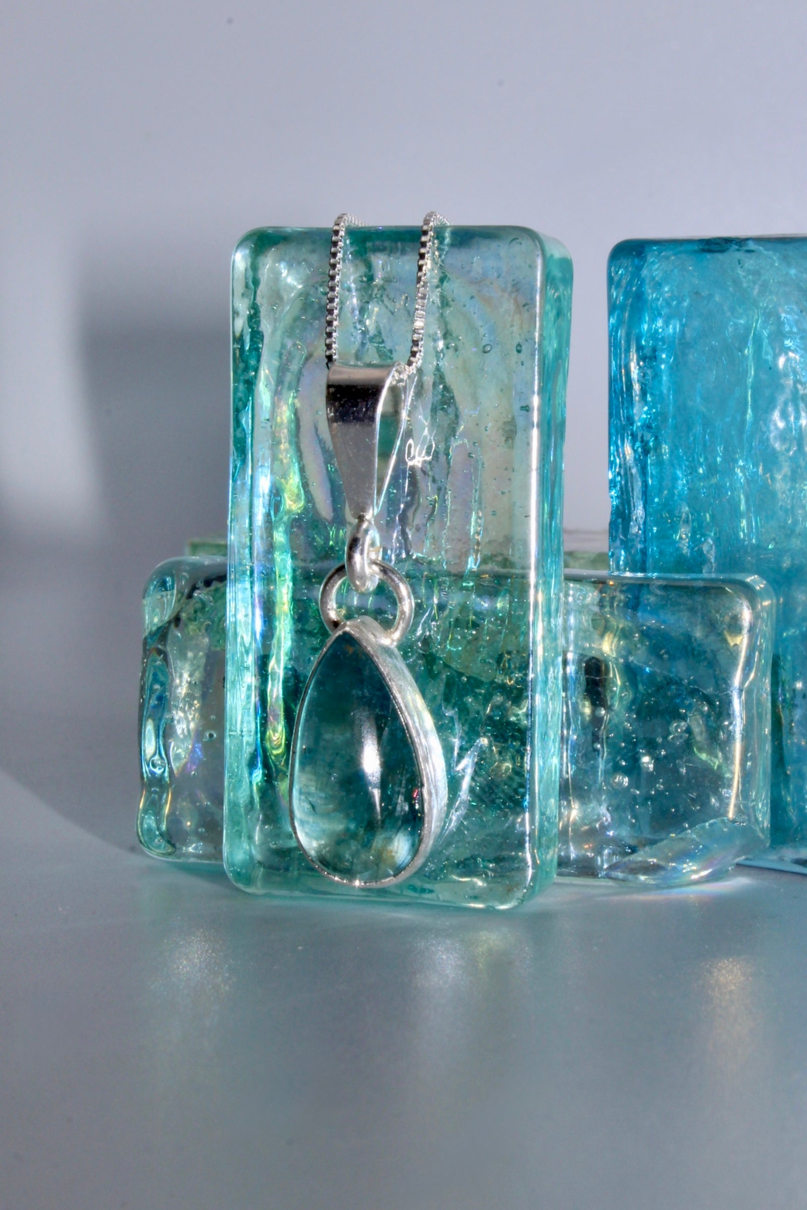 Classic Aquamarine Pendant