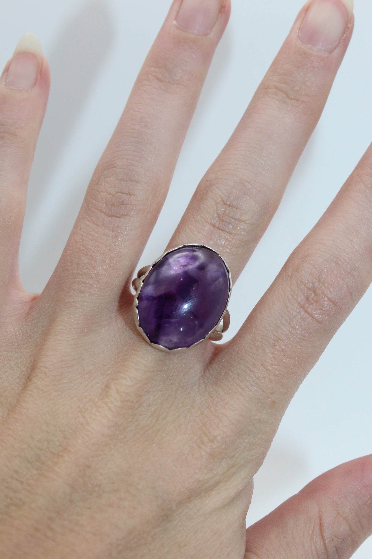 Oval Split Shank Amethyst Ring