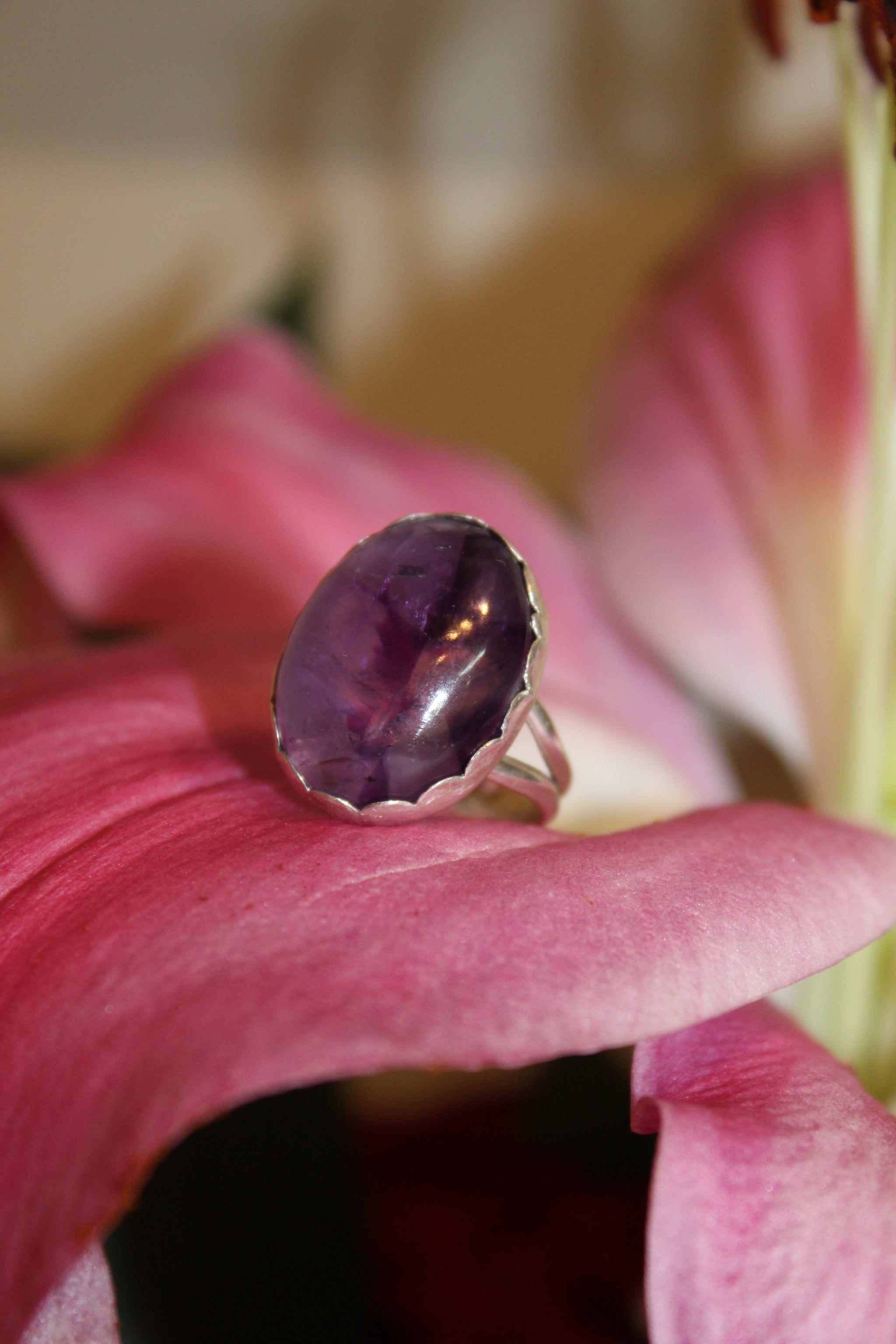 Oval Split Shank Amethyst Ring