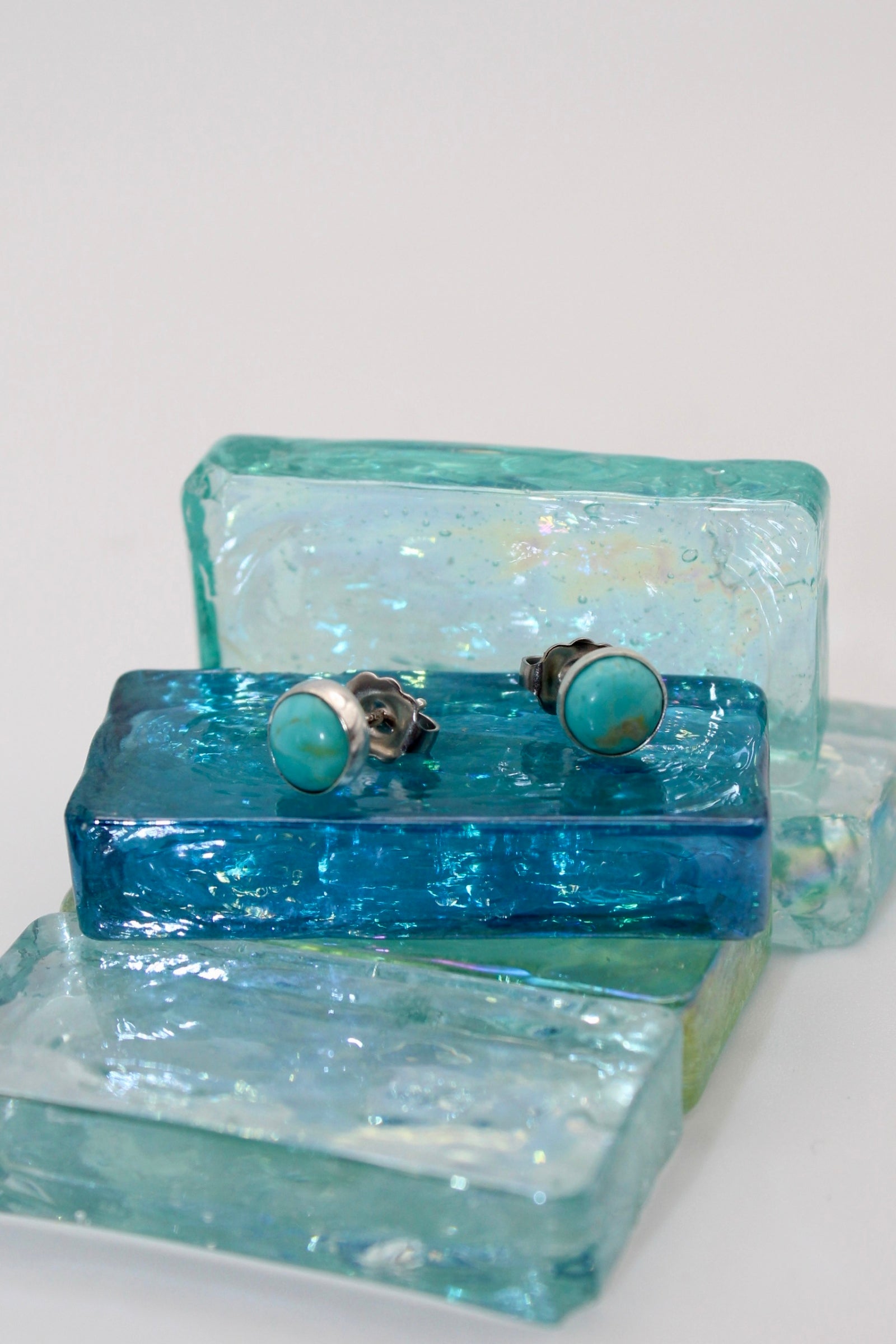 Kingman 6mm Turquoise Silver Studs