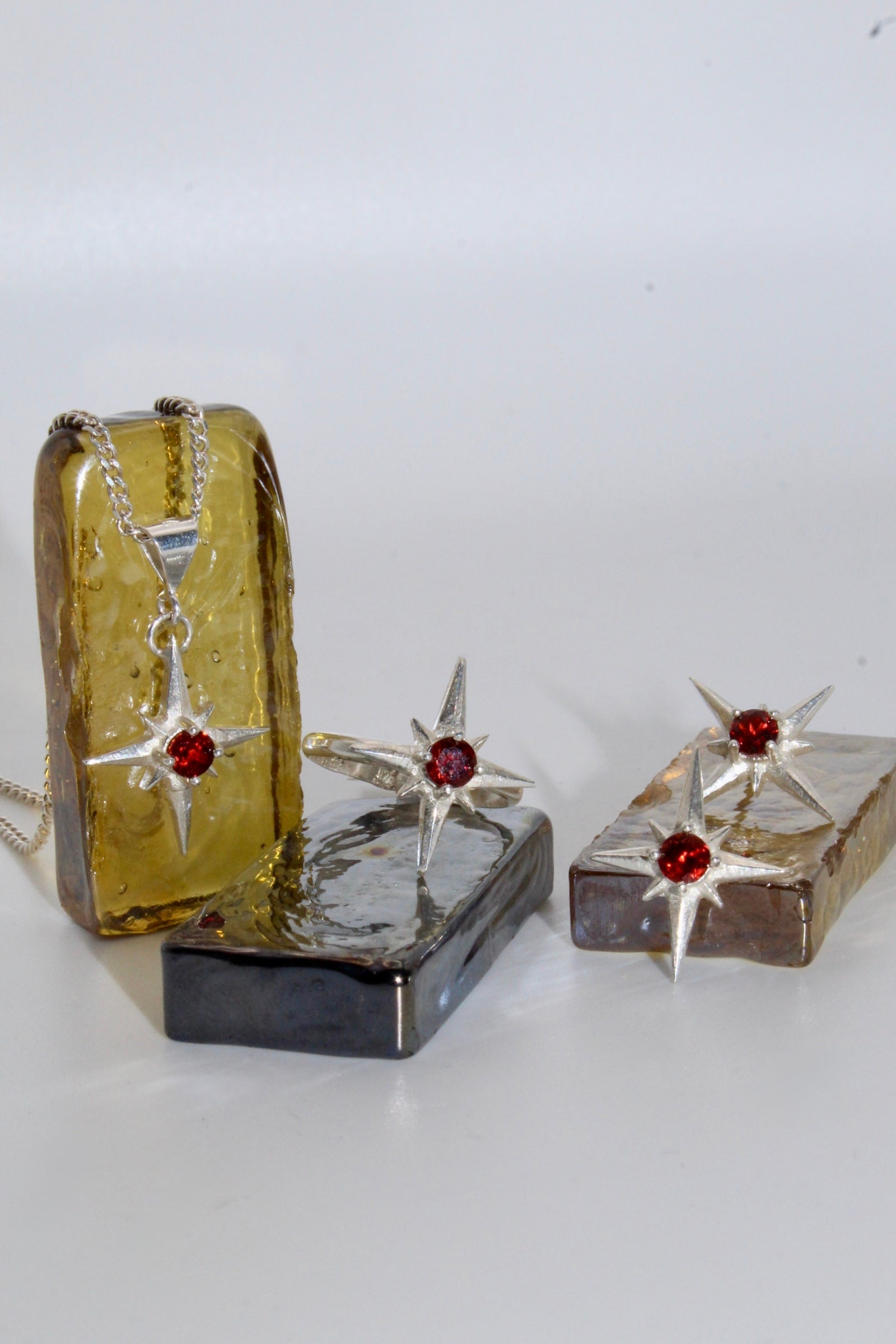 StarAna Dainty Studs