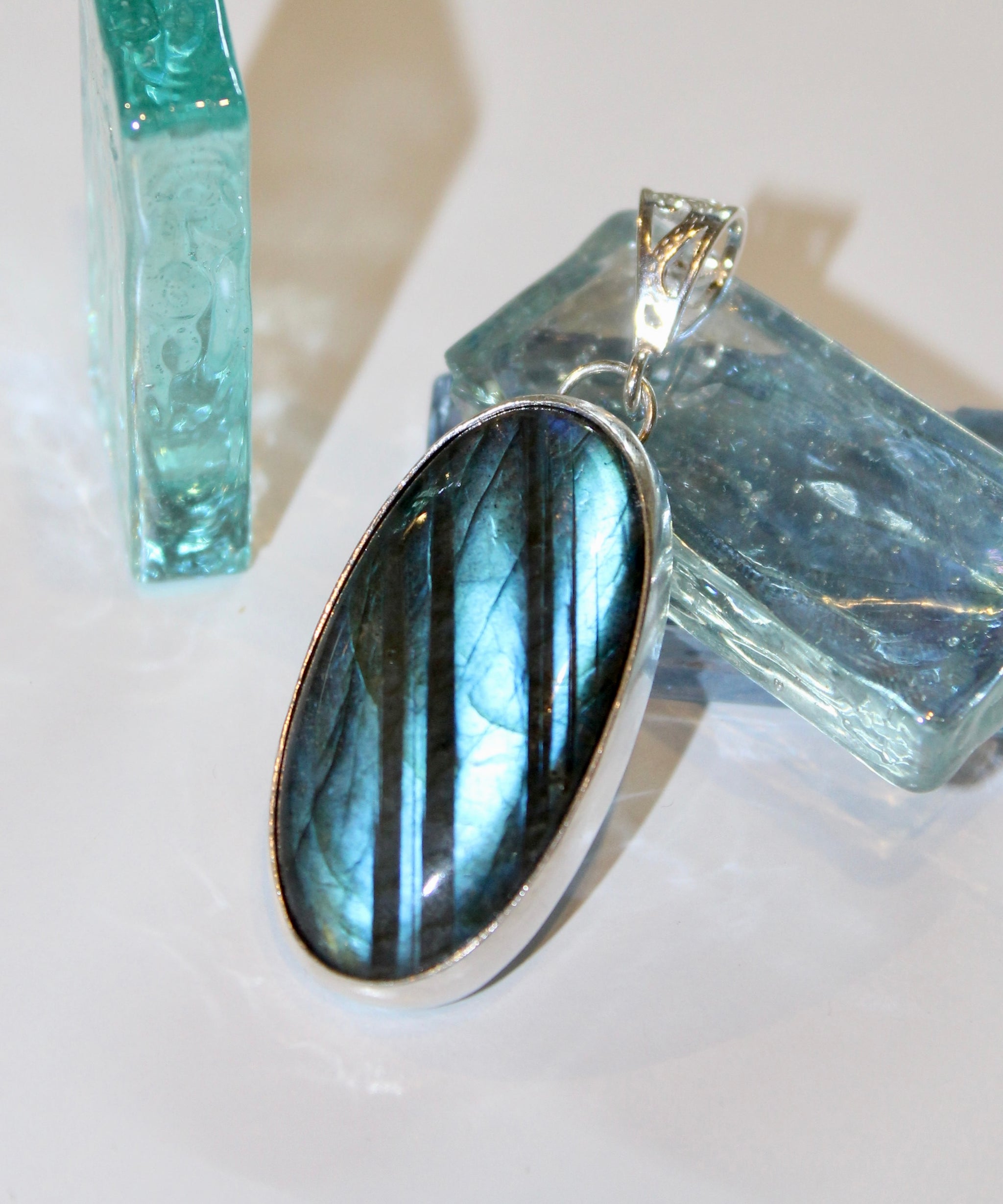 Oval Peek A Boo Labradorite Pendant